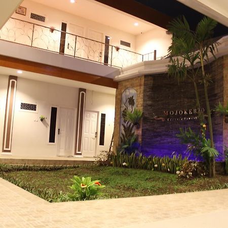 Mojokerto Classic Homestay Экстерьер фото