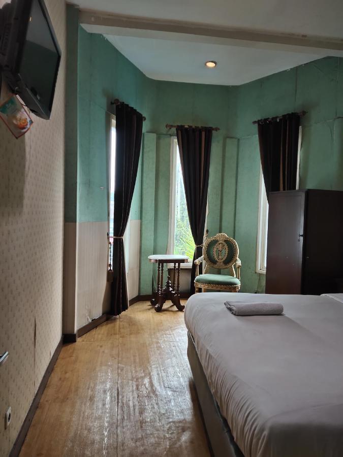 Mojokerto Classic Homestay Экстерьер фото