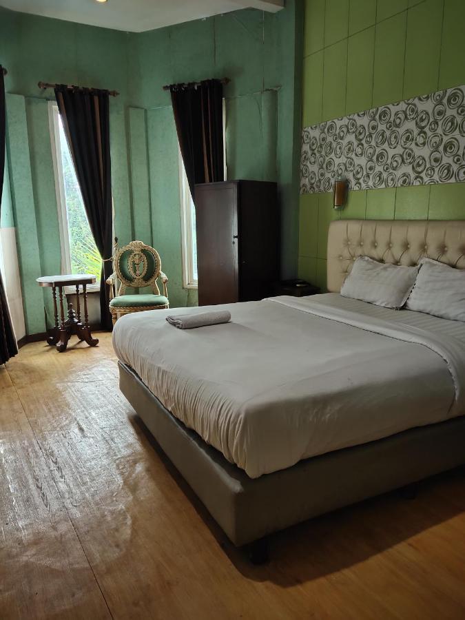 Mojokerto Classic Homestay Экстерьер фото
