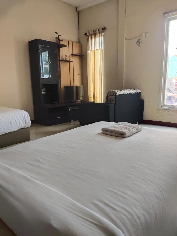 Mojokerto Classic Homestay Экстерьер фото