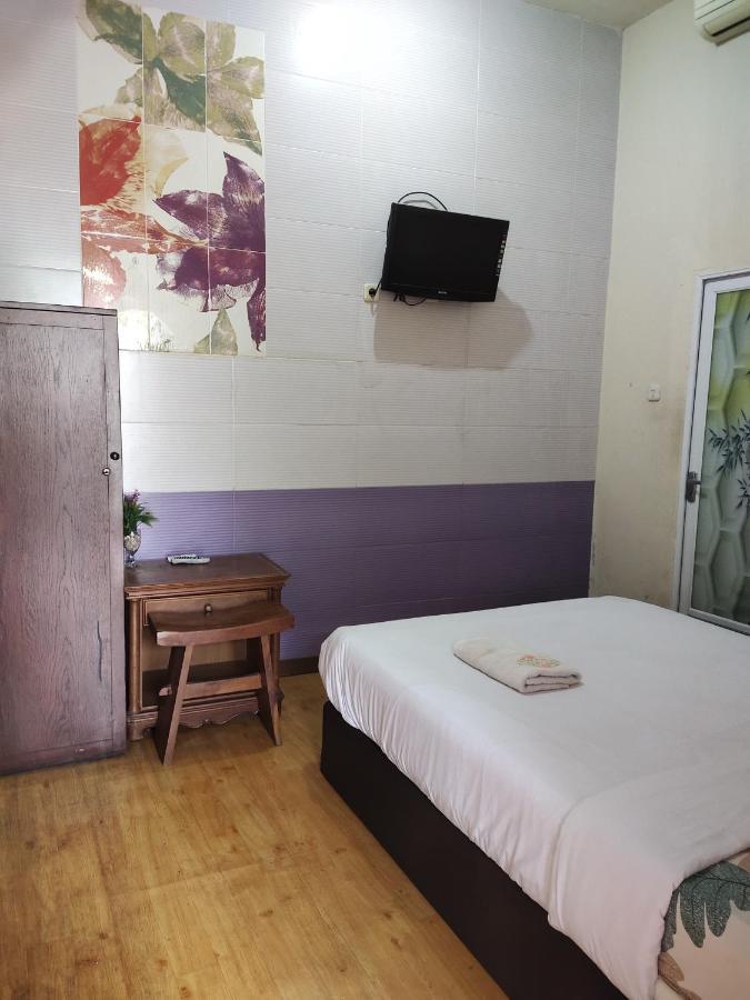 Mojokerto Classic Homestay Экстерьер фото
